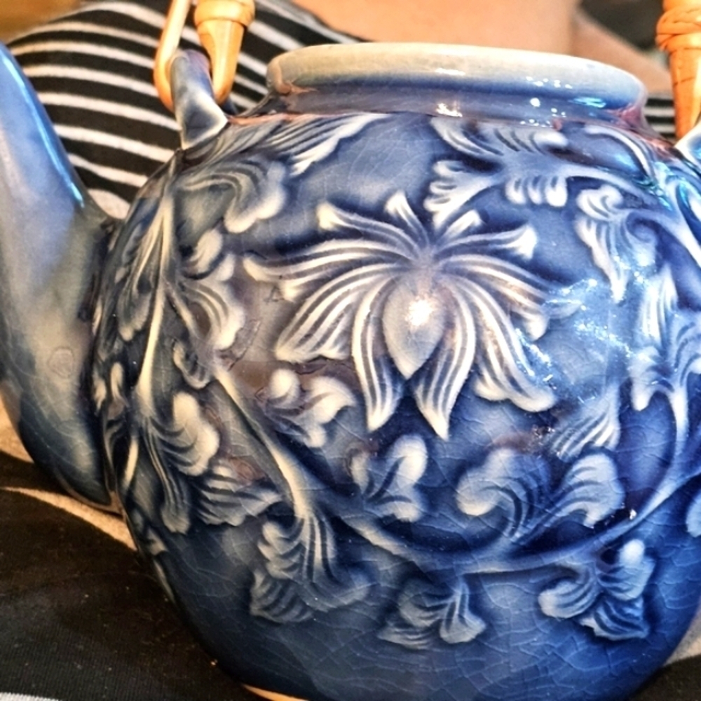 Thai Celadon Blue Tea Set - Picture 5 of 9
